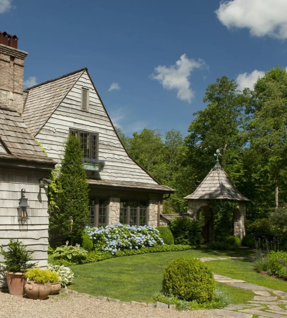 fall landscaping ideas for a front yard transformation 1
