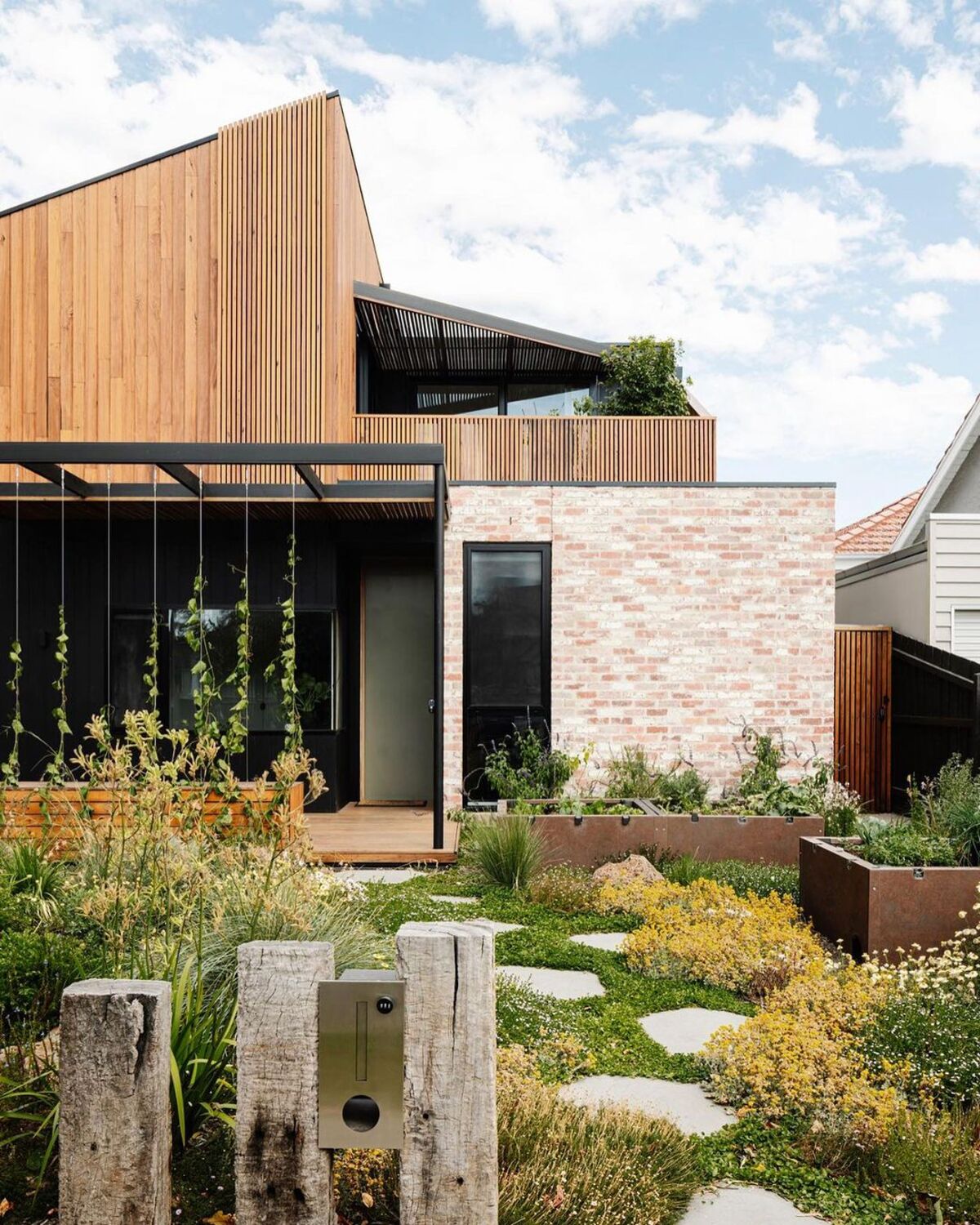 fall landscaping ideas for a front yard transformation 10