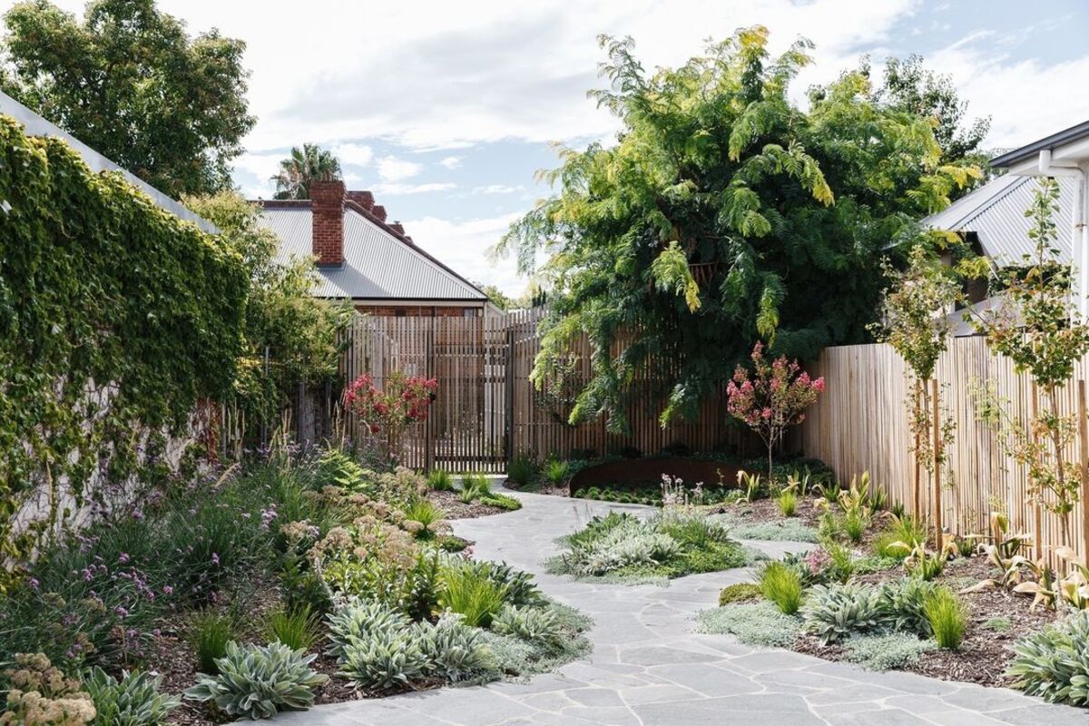 fall landscaping ideas for a front yard transformation 11