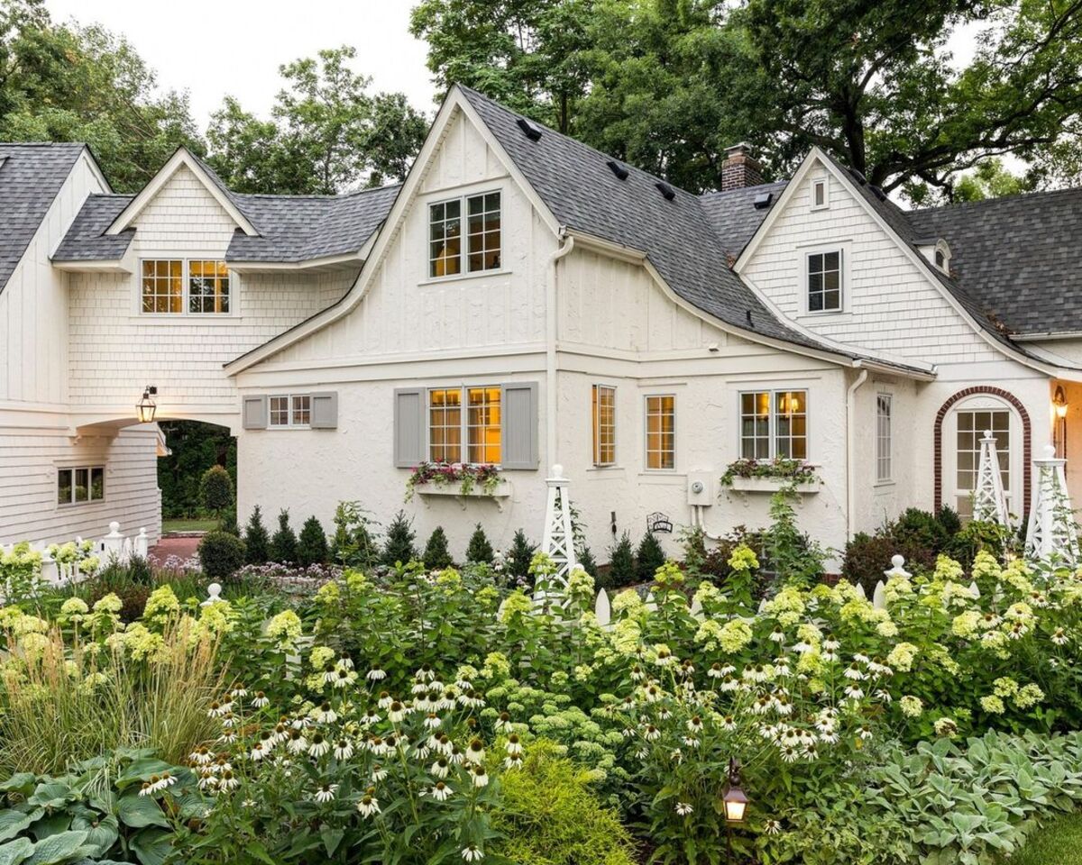 fall landscaping ideas for a front yard transformation 13