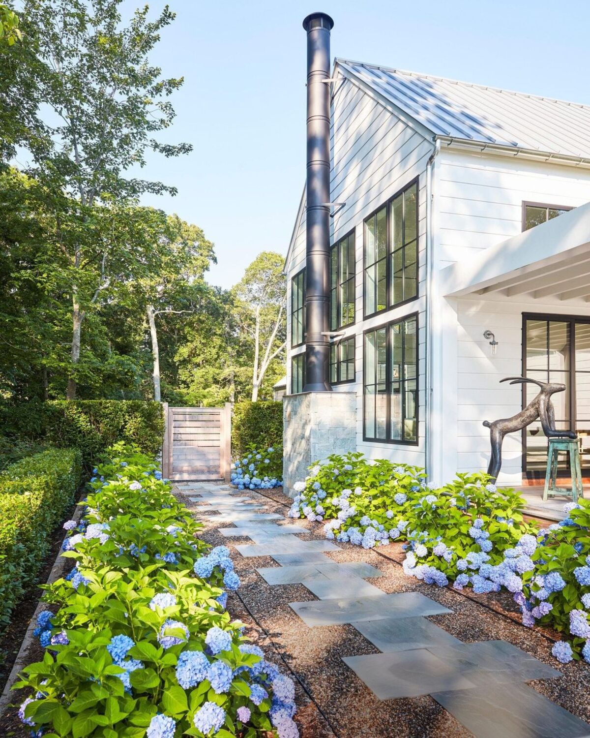 fall landscaping ideas for a front yard transformation 17