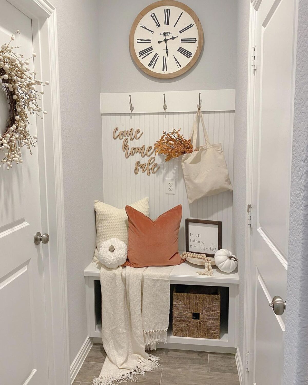 ideas for a stylish and functional mudroom in fall 15