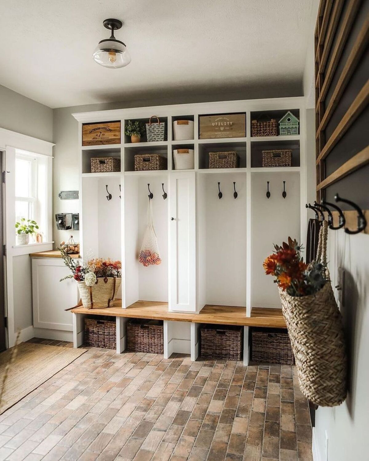 ideas for a stylish and functional mudroom in fall 7