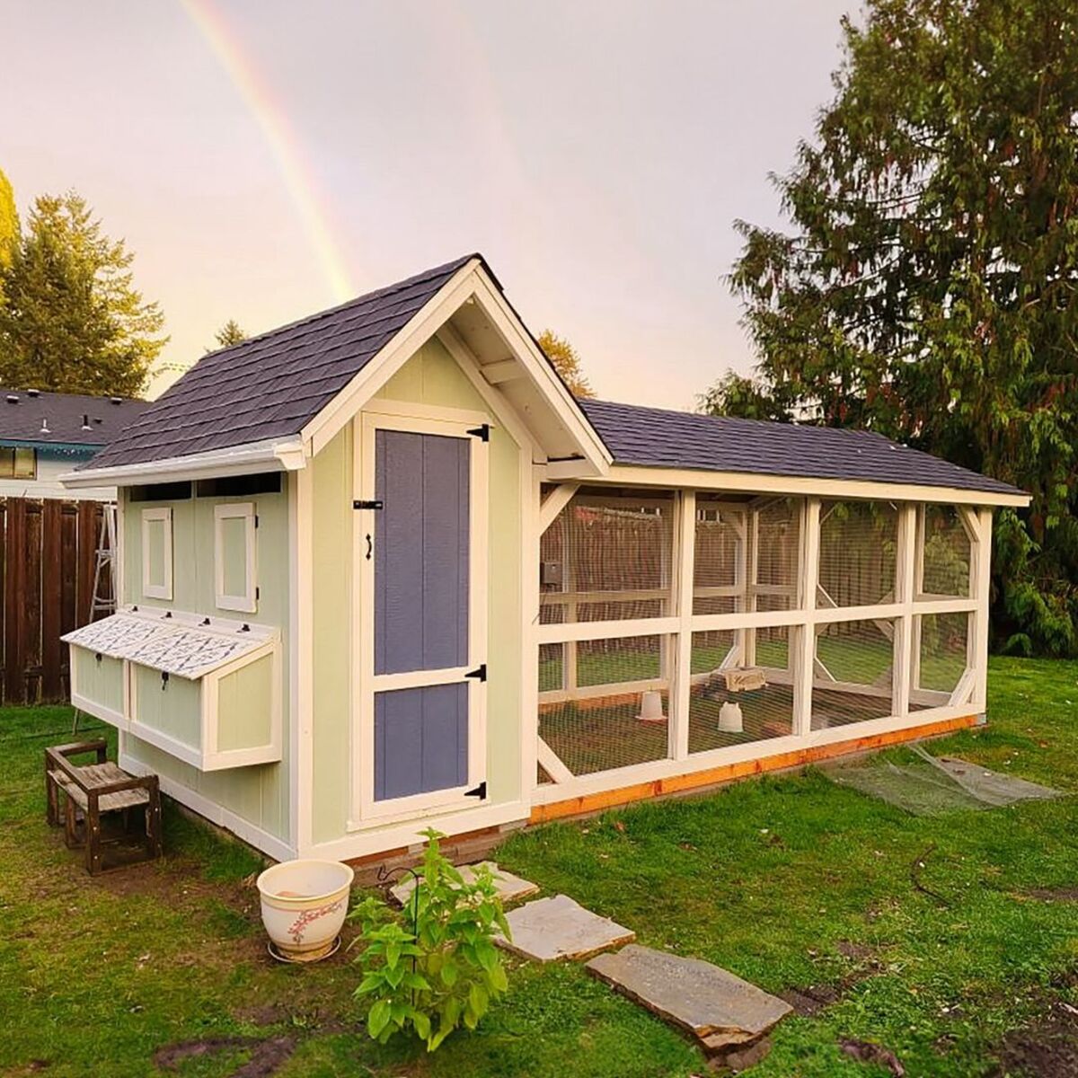 simple and efficient chicken coop designs 13