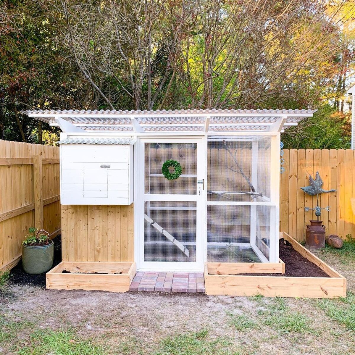 simple and efficient chicken coop designs 2