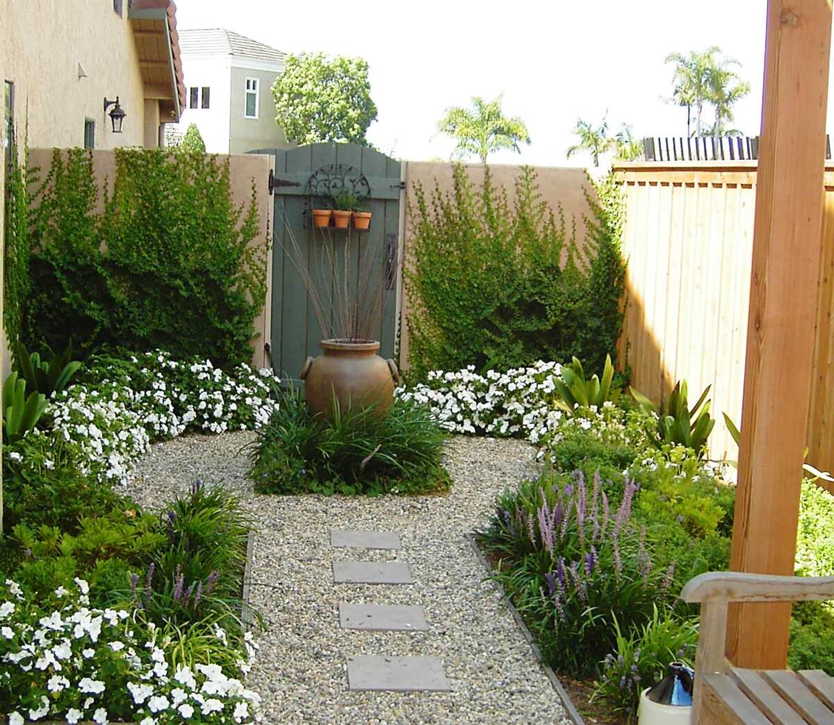 beautiful backyard flower gardens 11
