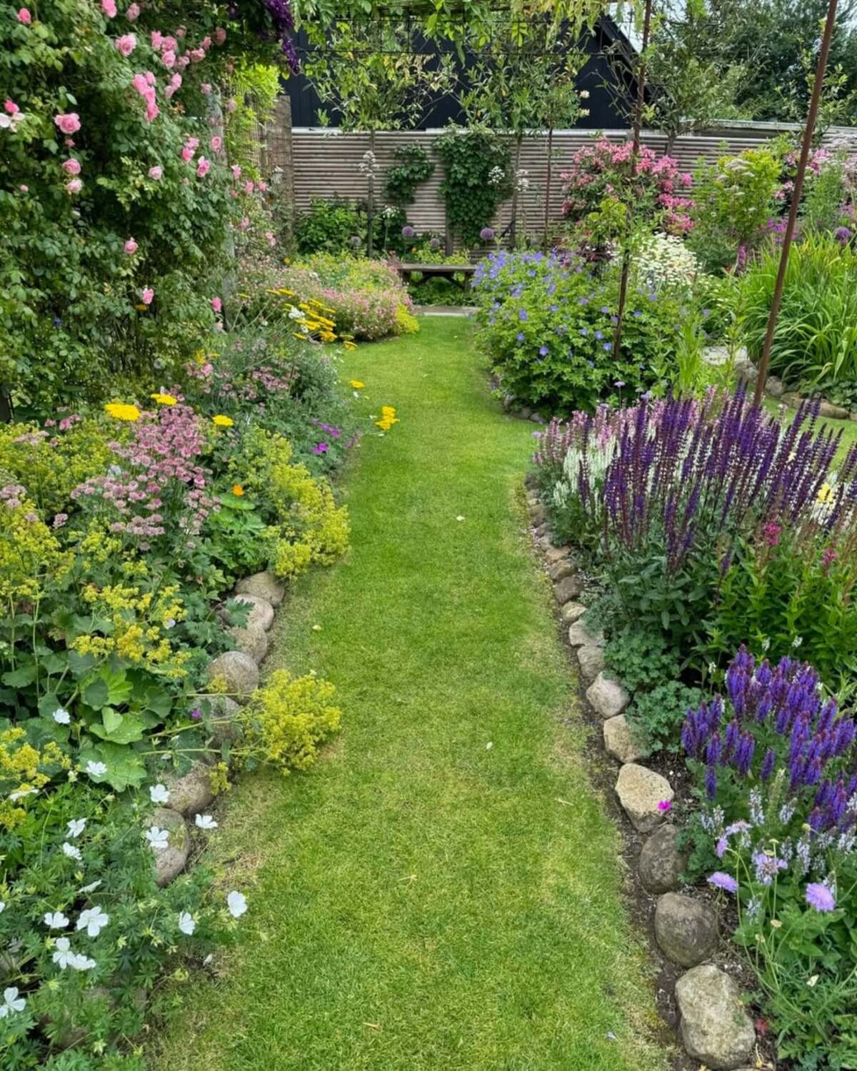 beautiful backyard flower gardens 13
