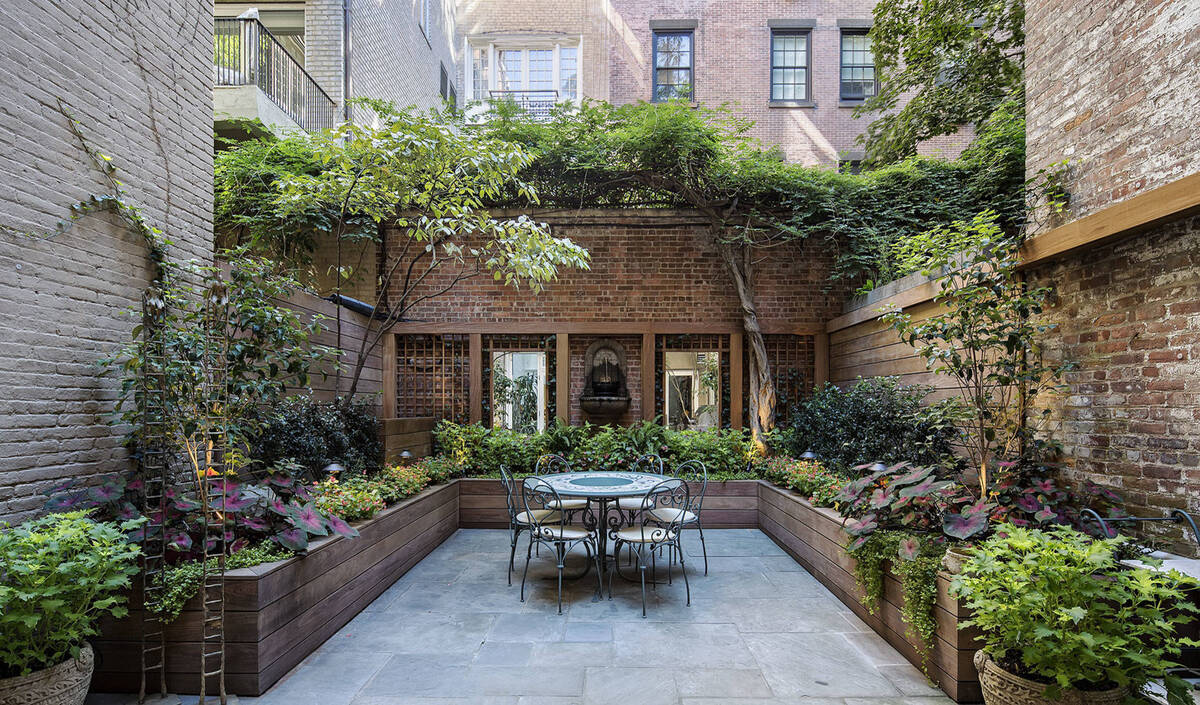 beautiful backyard flower gardens 15