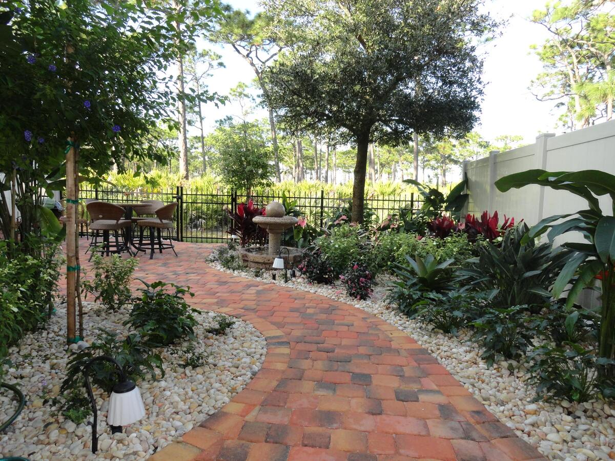 beautiful backyard flower gardens 8