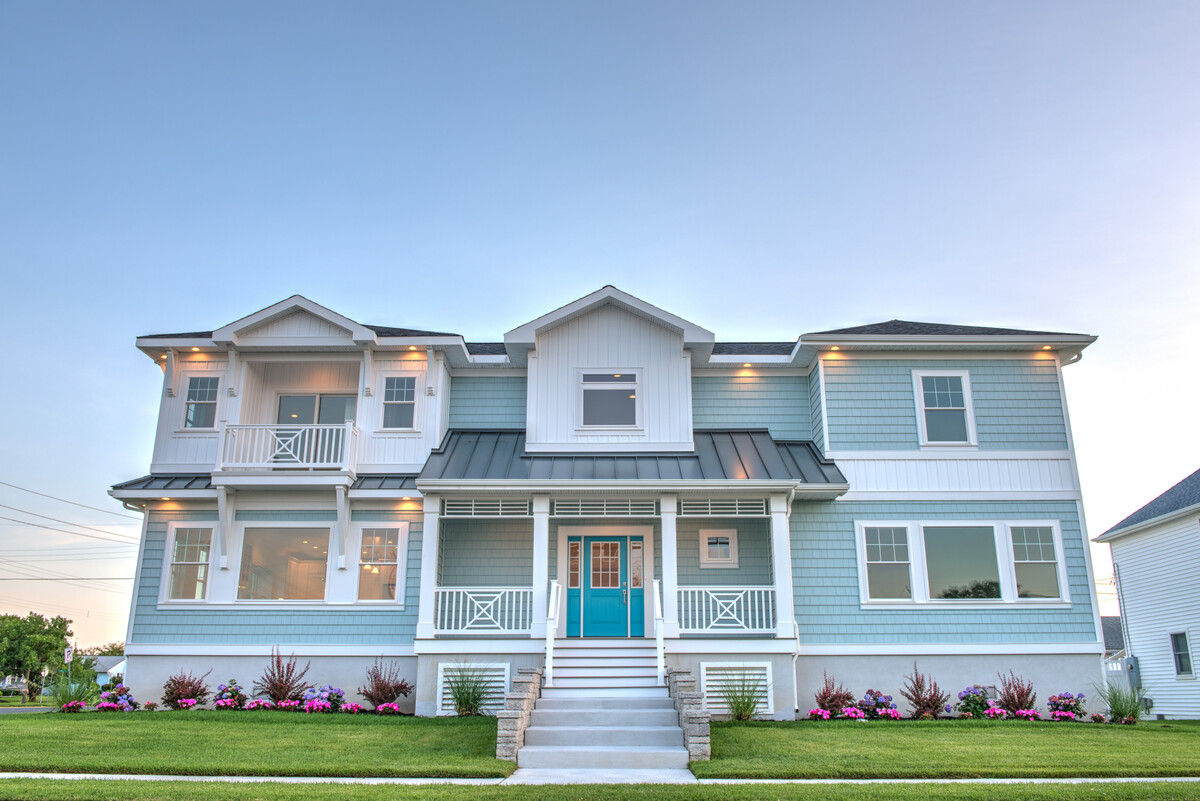 coastal homes with colors 15
