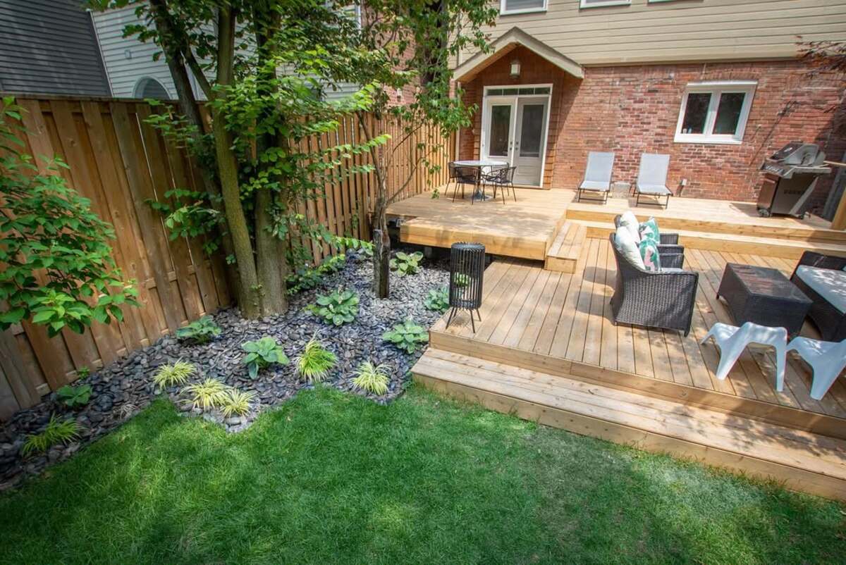 creative ways to use black rocks in landscaping 1