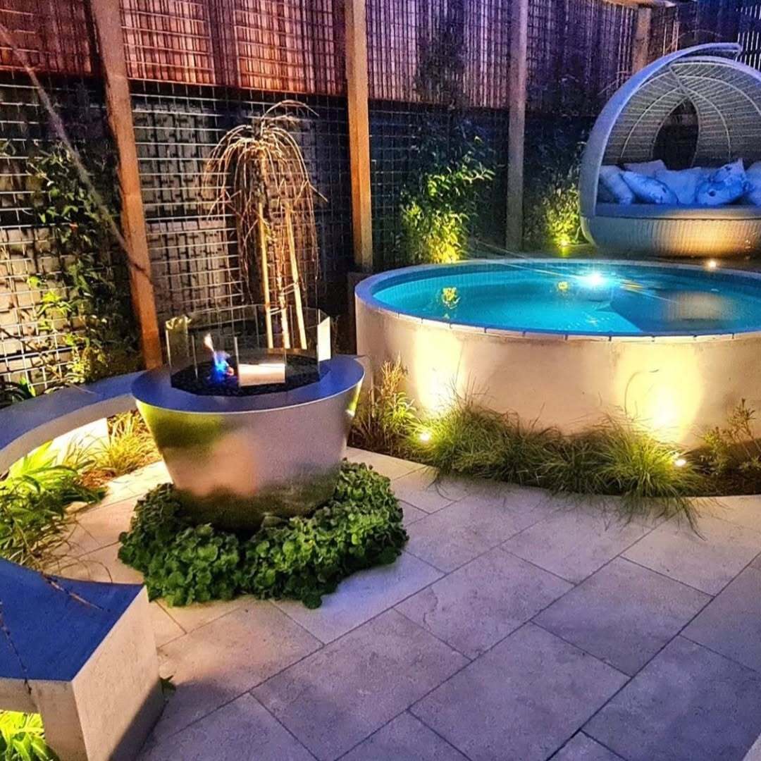 27 Stock Tank Pool Ideas to Upgrade Your Outdoor Space insta 3