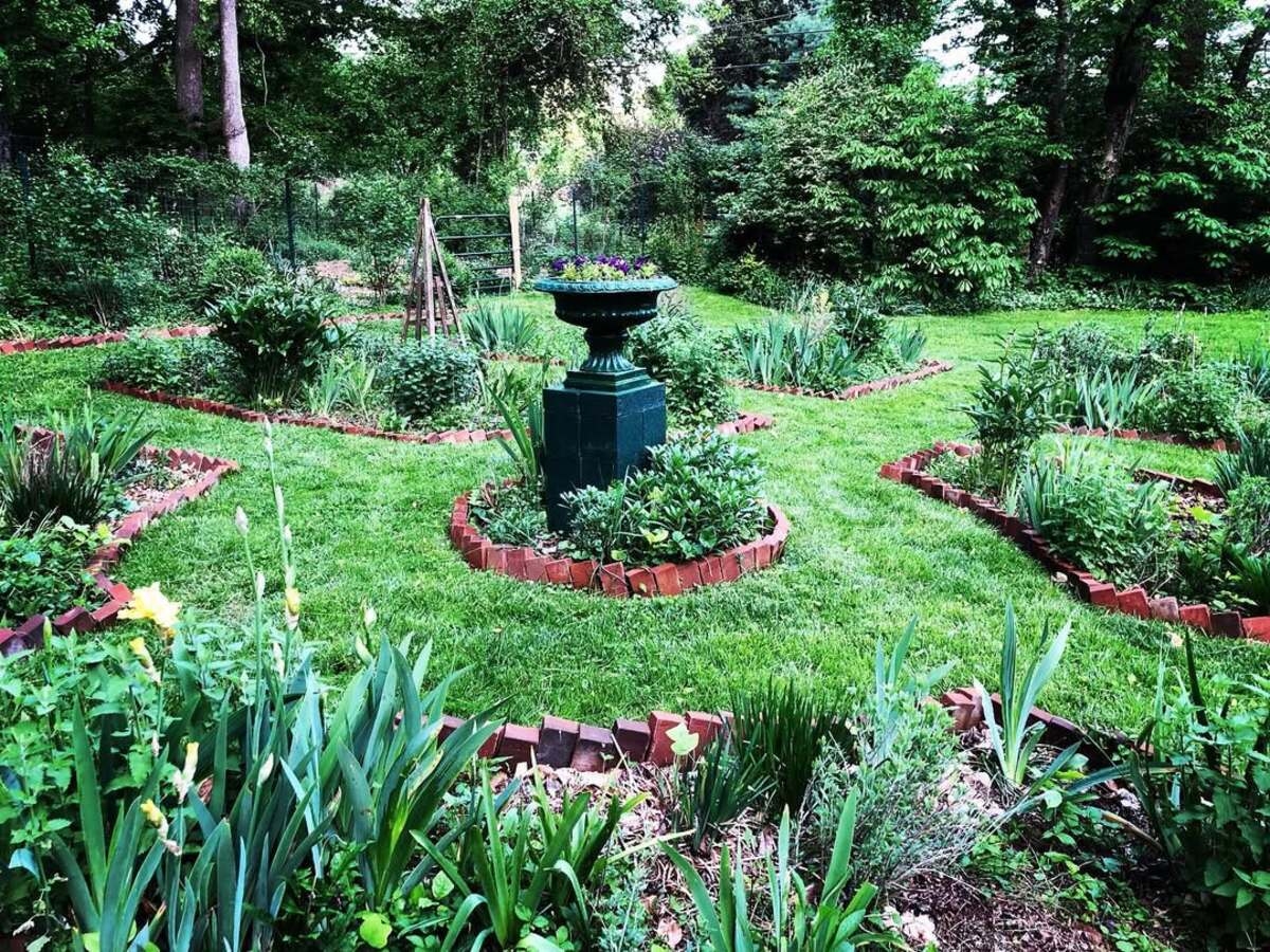 beautiful brick garden edging ideas 13