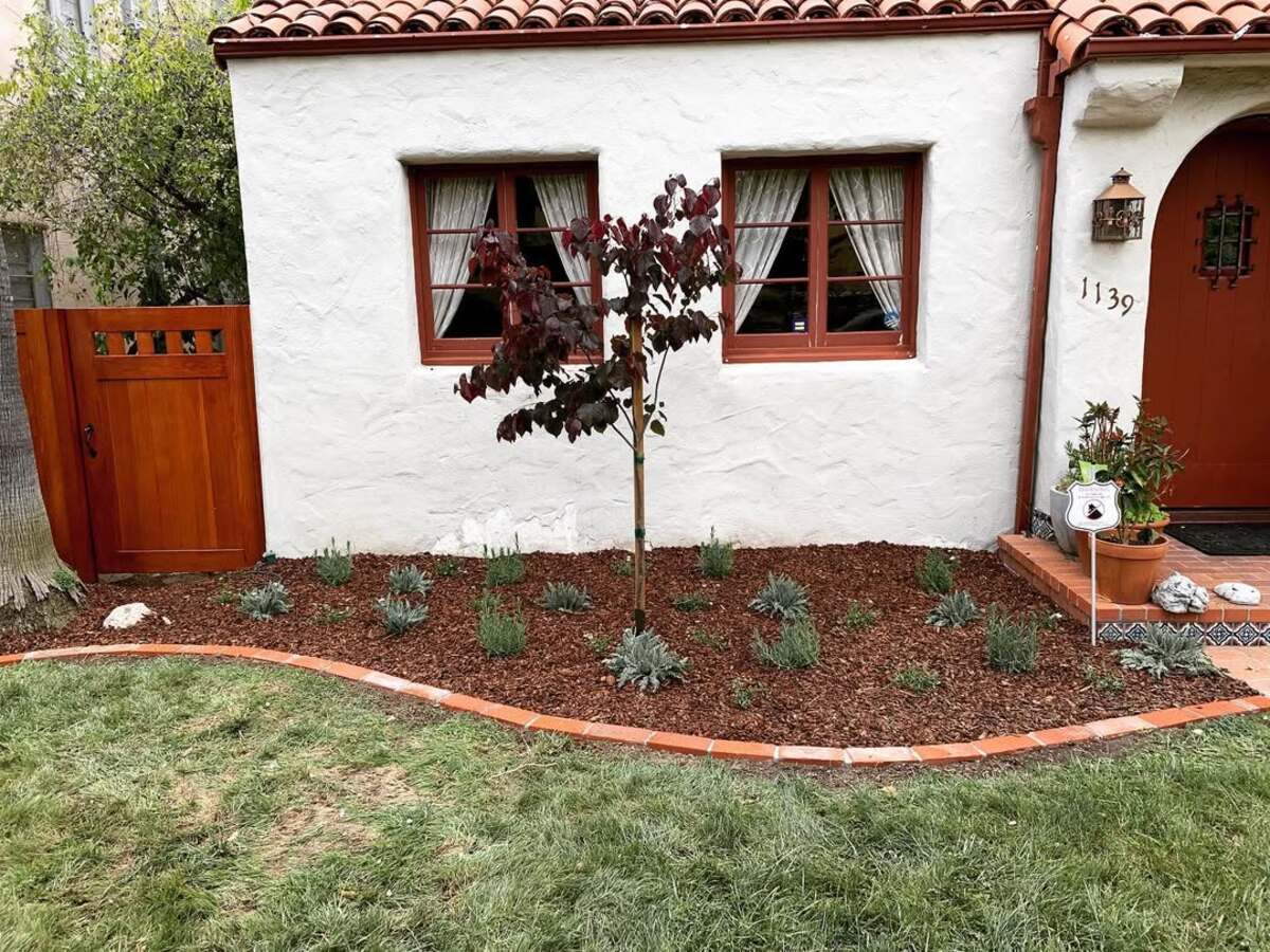 beautiful brick garden edging ideas 20