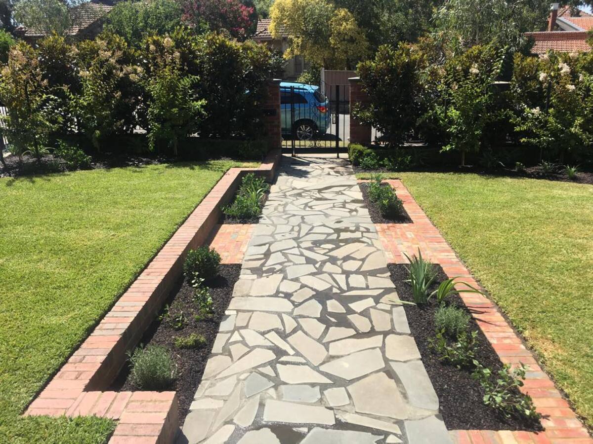 beautiful brick garden edging ideas 21