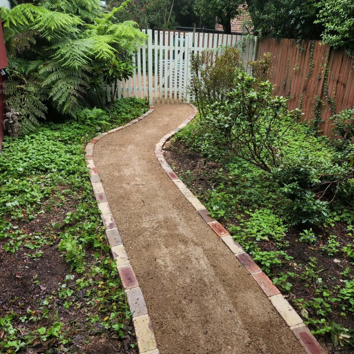beautiful brick garden edging ideas 4