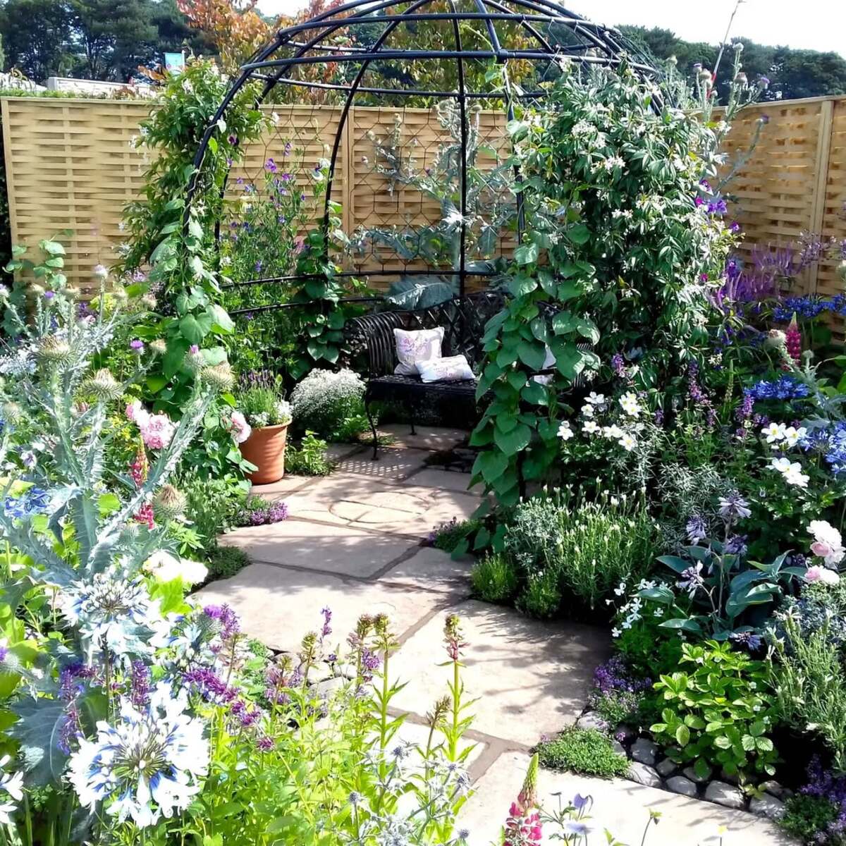 charming garden nook ideas for a cozy retreat 19