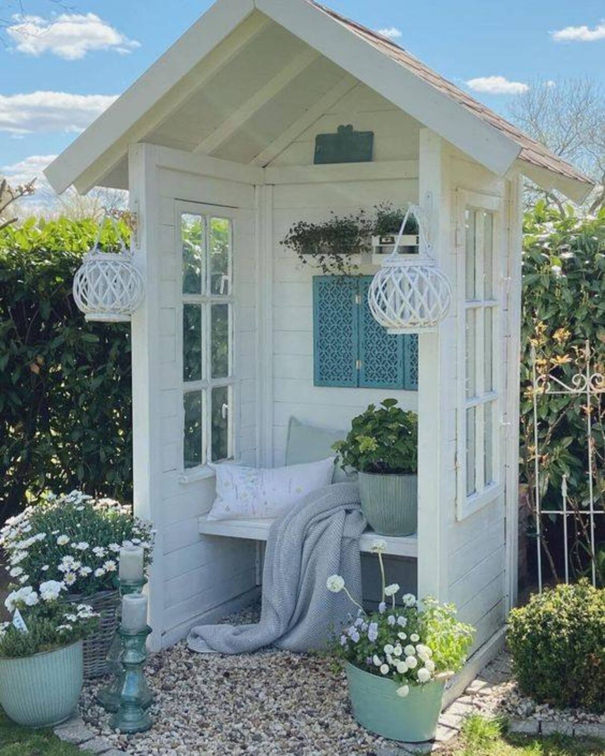 charming garden nook ideas for a cozy retreat 24