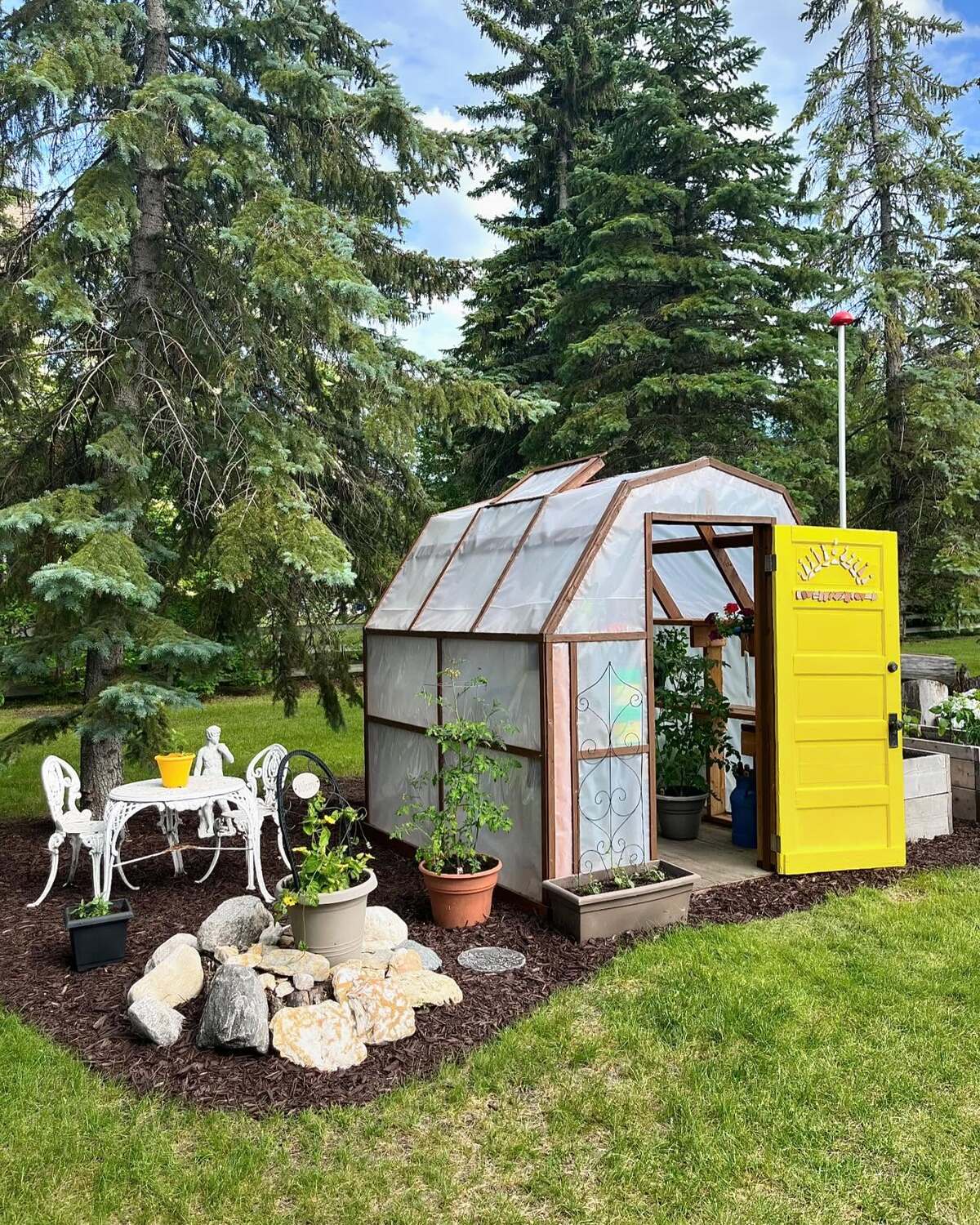 cheap and easy diy greenhouse ideas for backyard 20