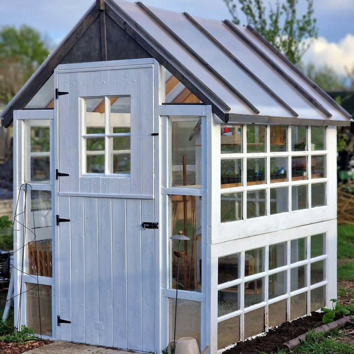 cheap and easy diy greenhouse ideas for backyard 26