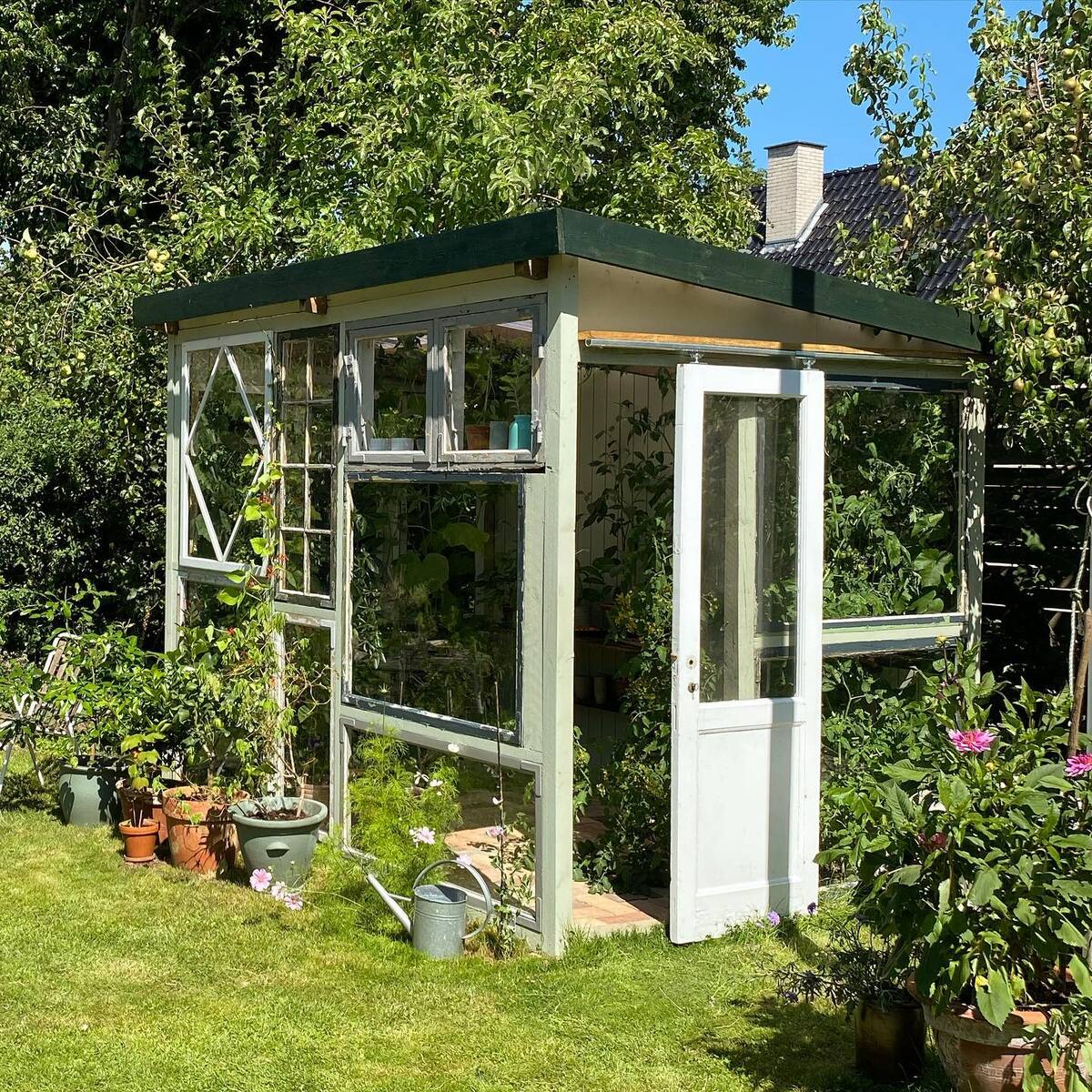 cheap and easy diy greenhouse ideas for backyard 5