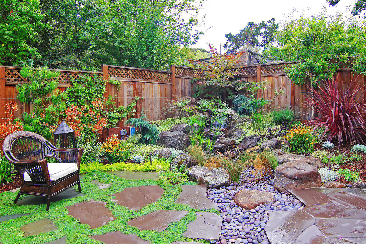 creative rock landscaping ideas for corners in yard 19