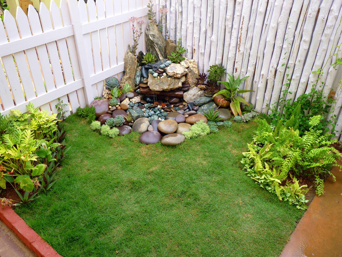 creative rock landscaping ideas for corners in yard 20