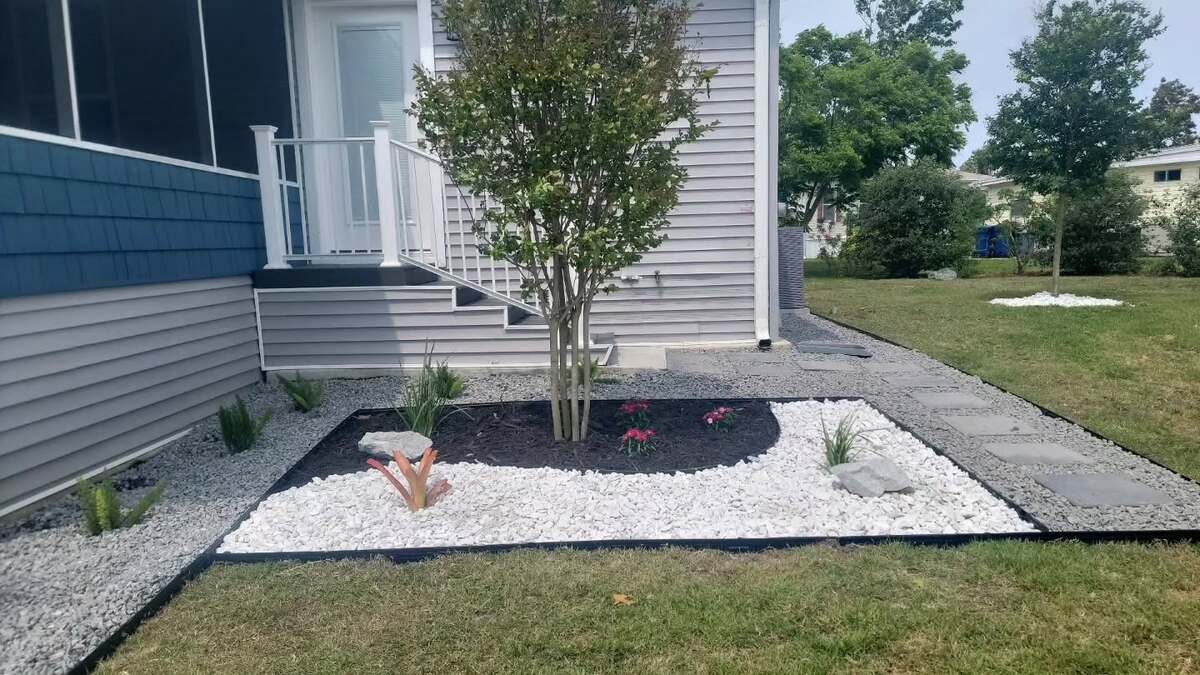 creative rock landscaping ideas for corners in yard 24