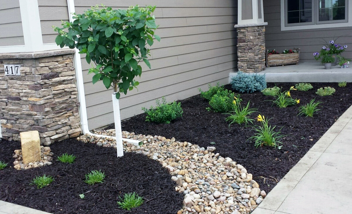 creative rock landscaping ideas for corners in yard 5