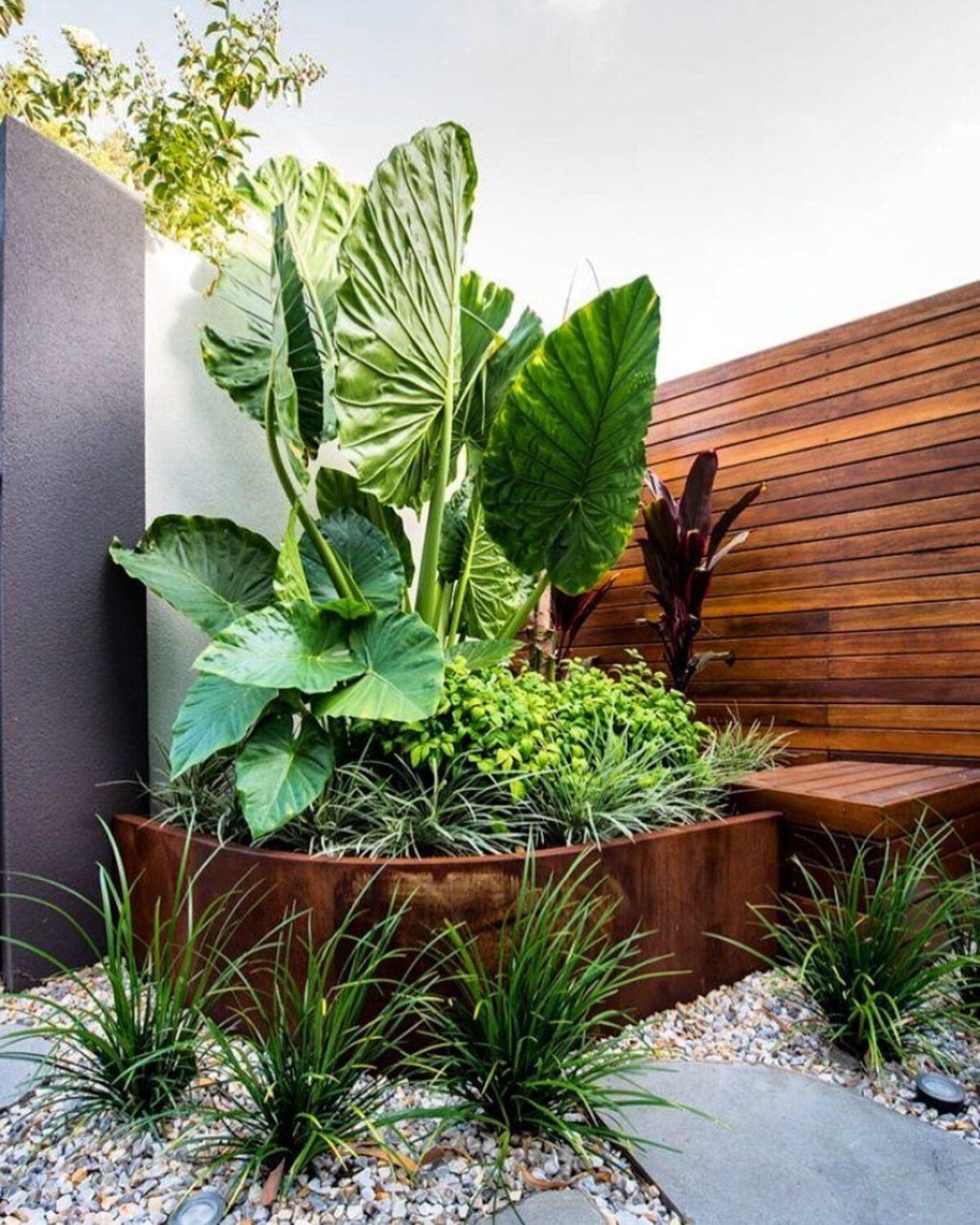 creative rock landscaping ideas for corners in yard 8