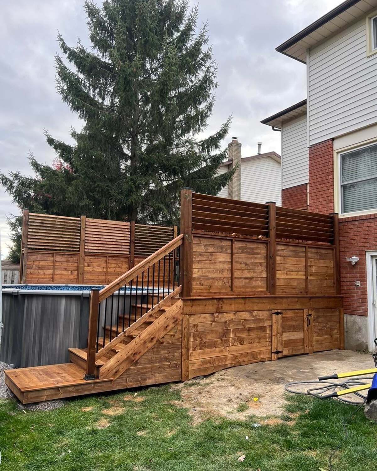 creative ways to add privacy to above ground pool deck 1