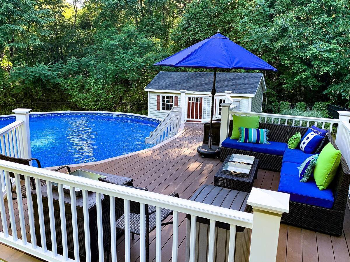 creative ways to add privacy to above ground pool deck 11
