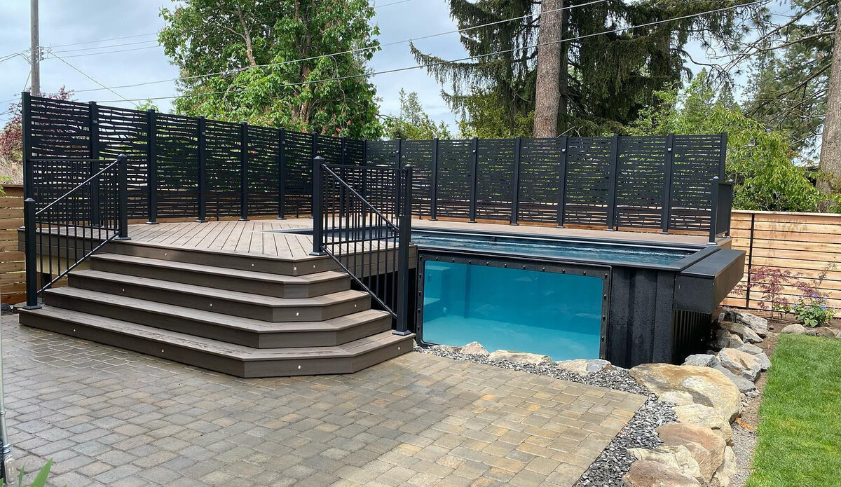creative ways to add privacy to above ground pool deck 14