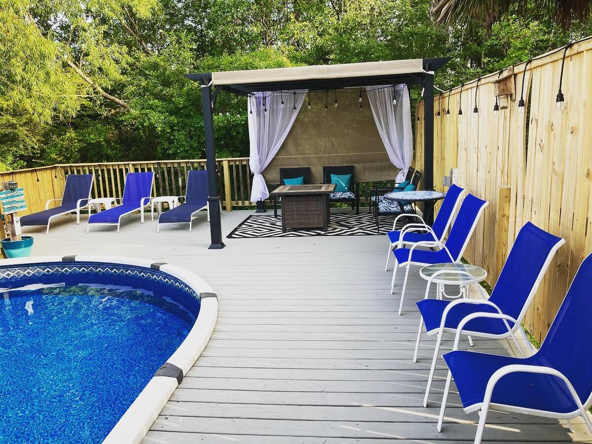 creative ways to add privacy to above ground pool deck 18
