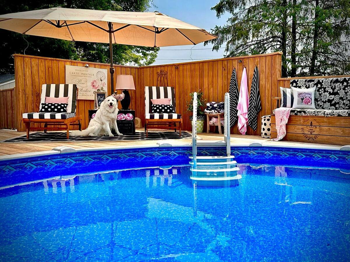 creative ways to add privacy to above ground pool deck 21