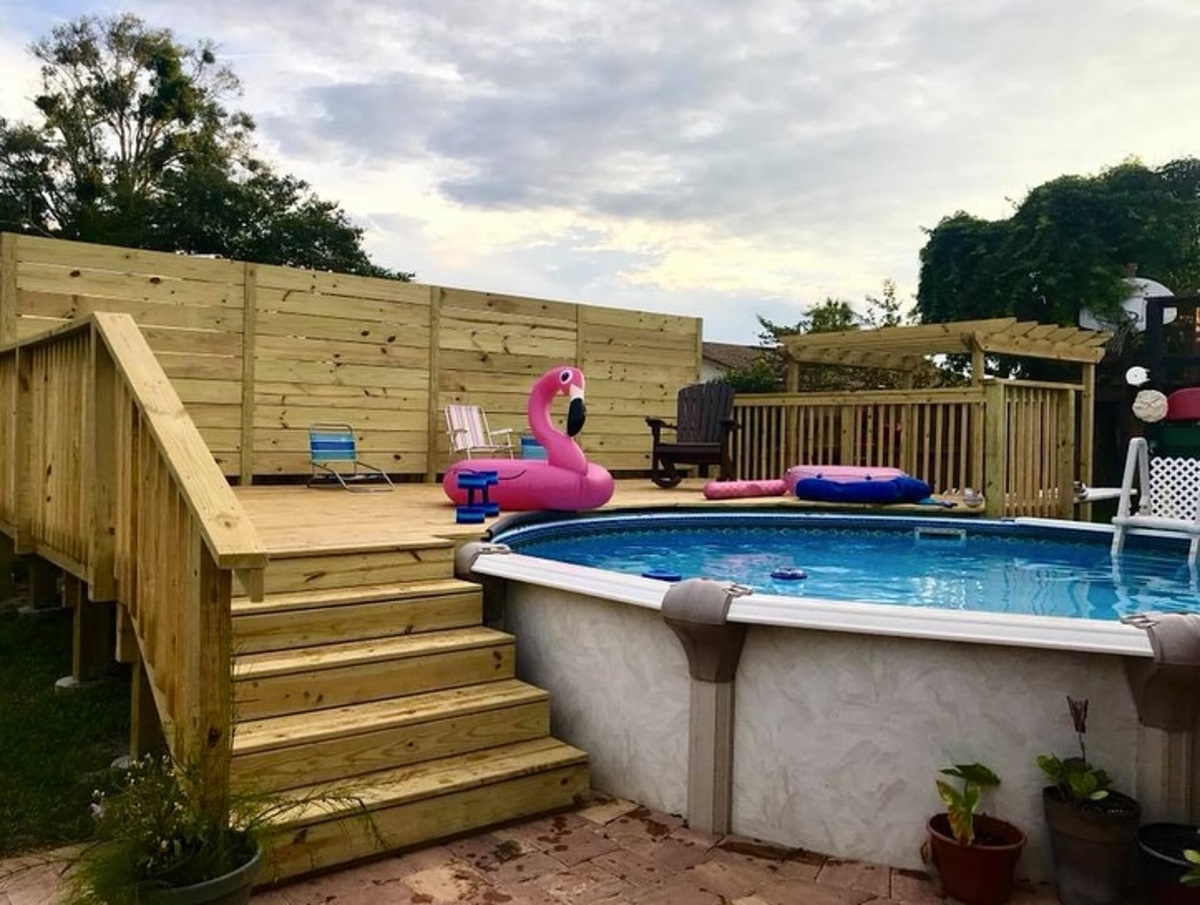 creative ways to add privacy to above ground pool deck 23