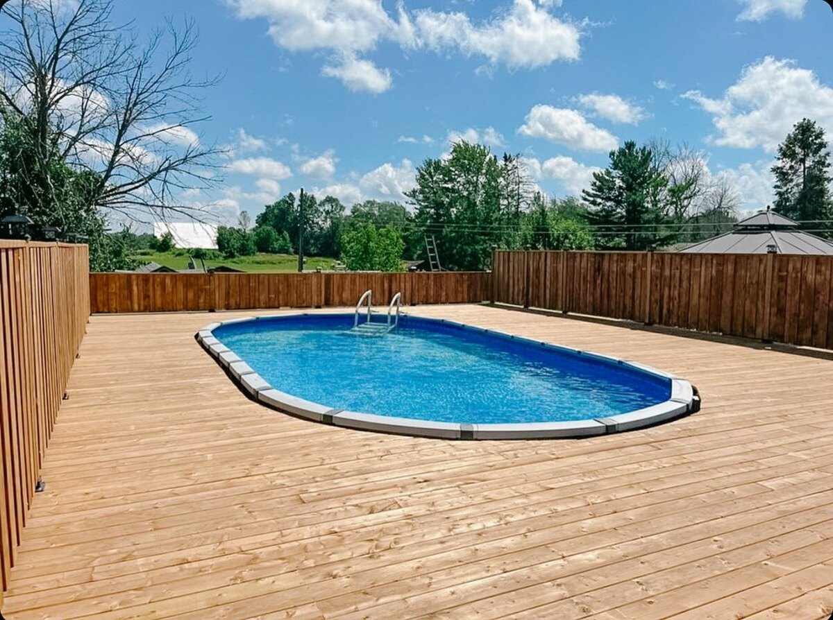 creative ways to add privacy to above ground pool deck 7