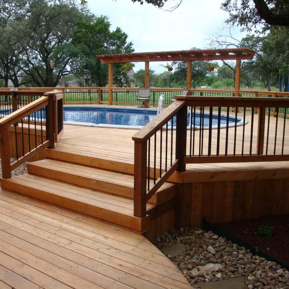 creative ways to add privacy to above ground pool deck 9