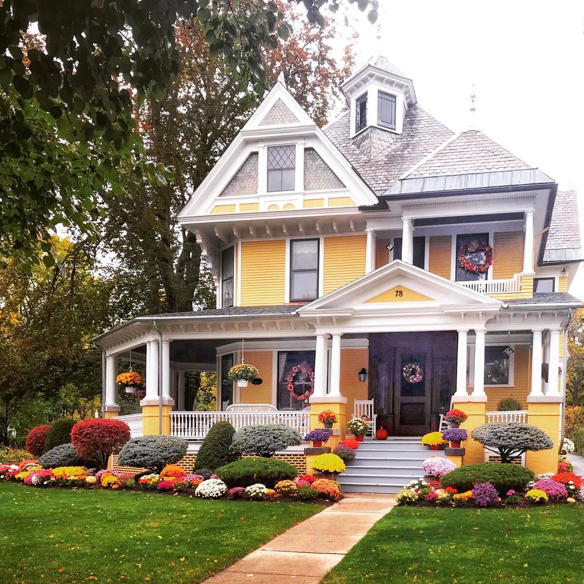 gorgeous fall color schemes for exterior 11