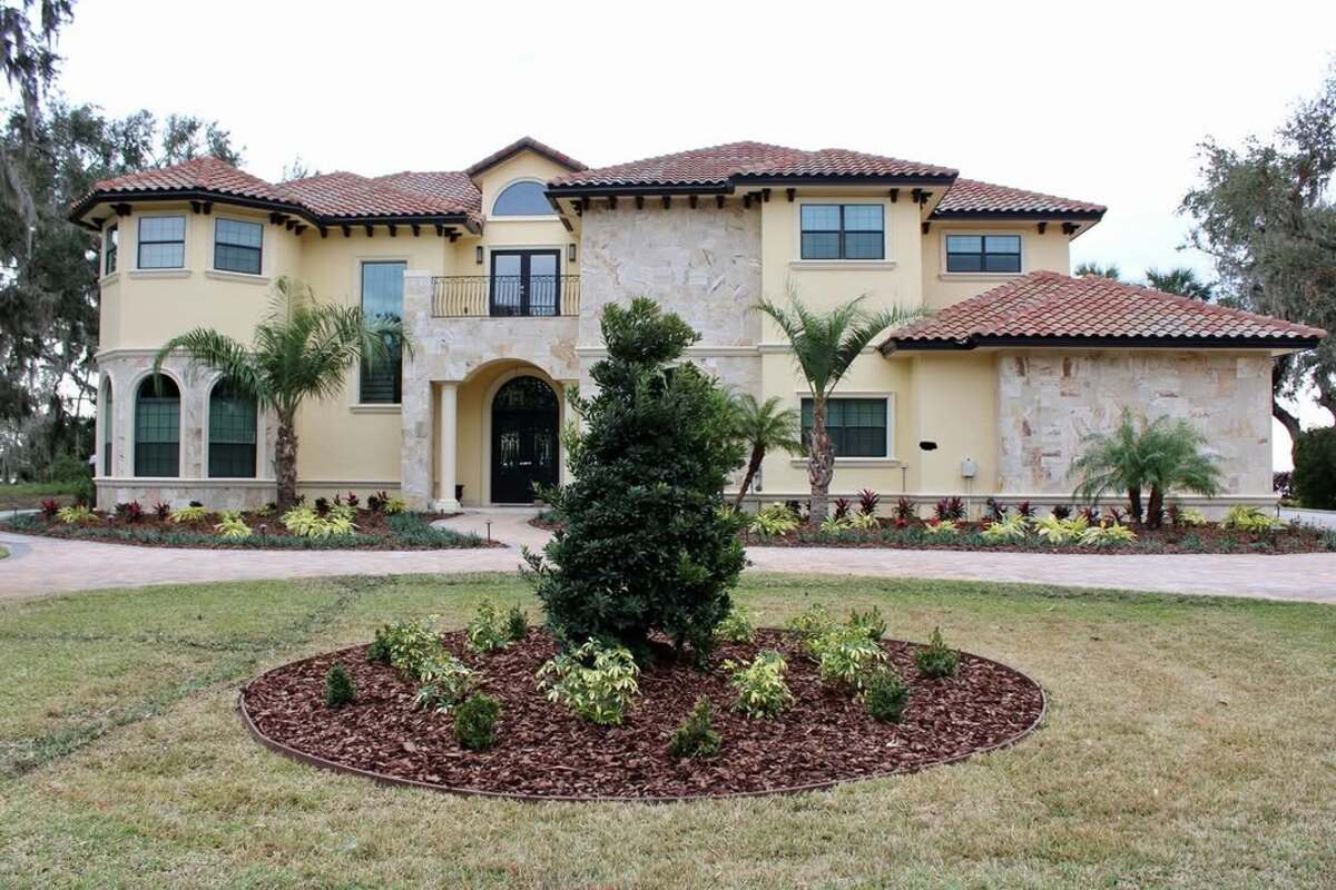 simple front yard landscaping ideas 10