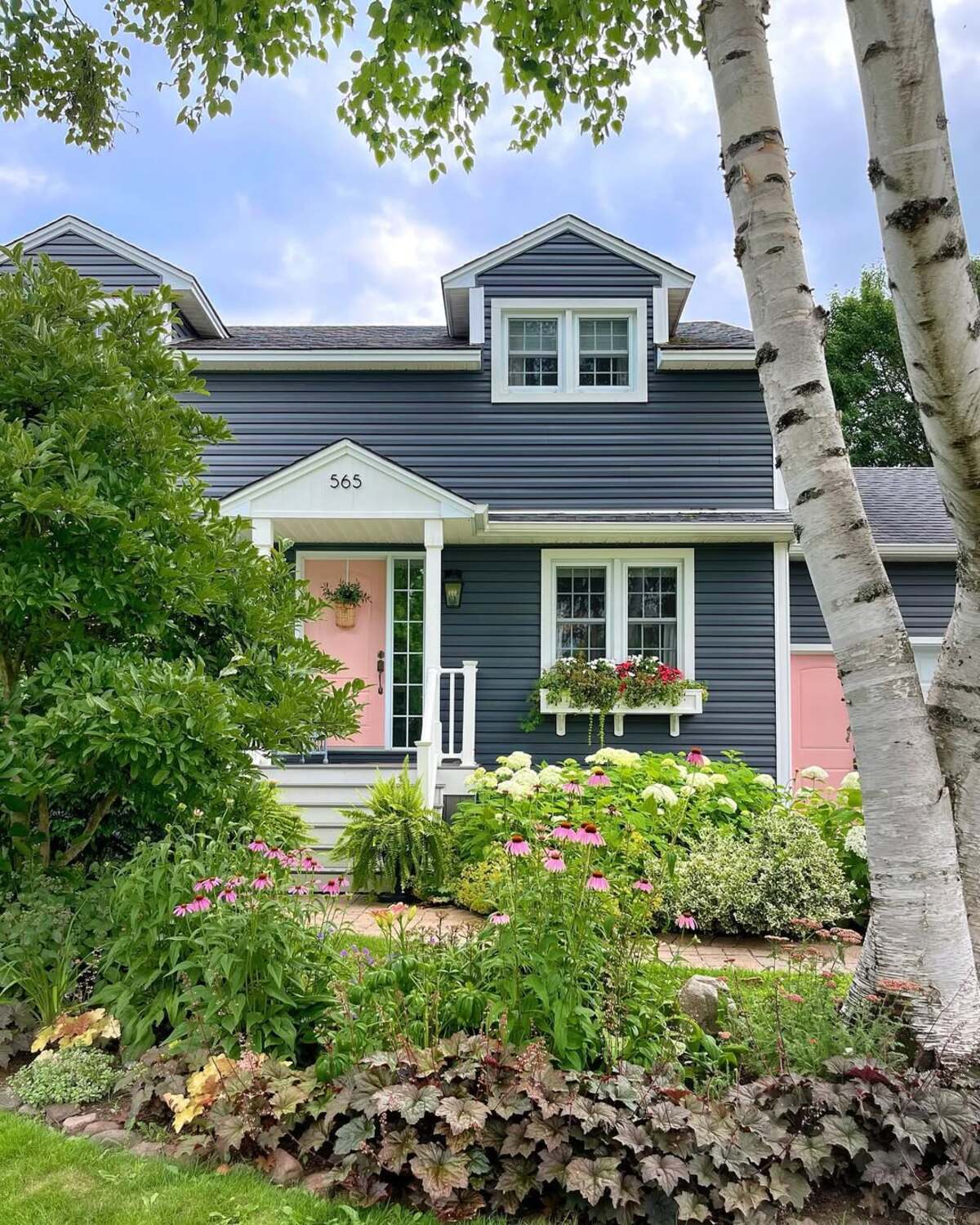 simple front yard landscaping ideas 21