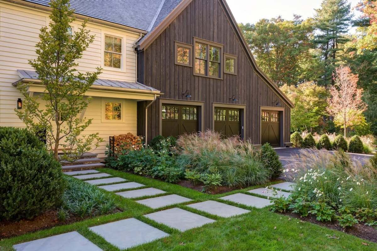 simple front yard landscaping ideas 4