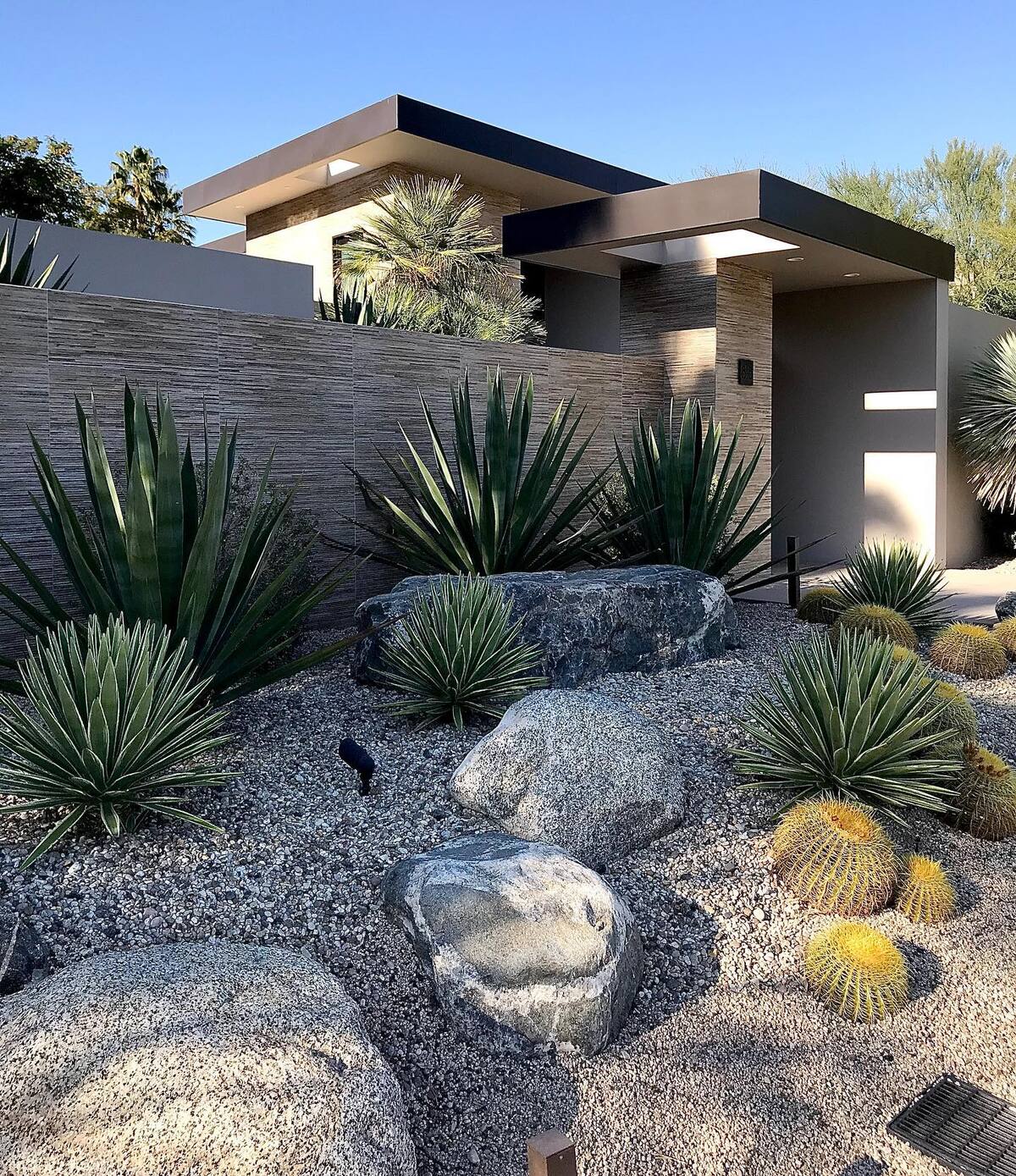 stunning desert landscaping ideas for front yard 2