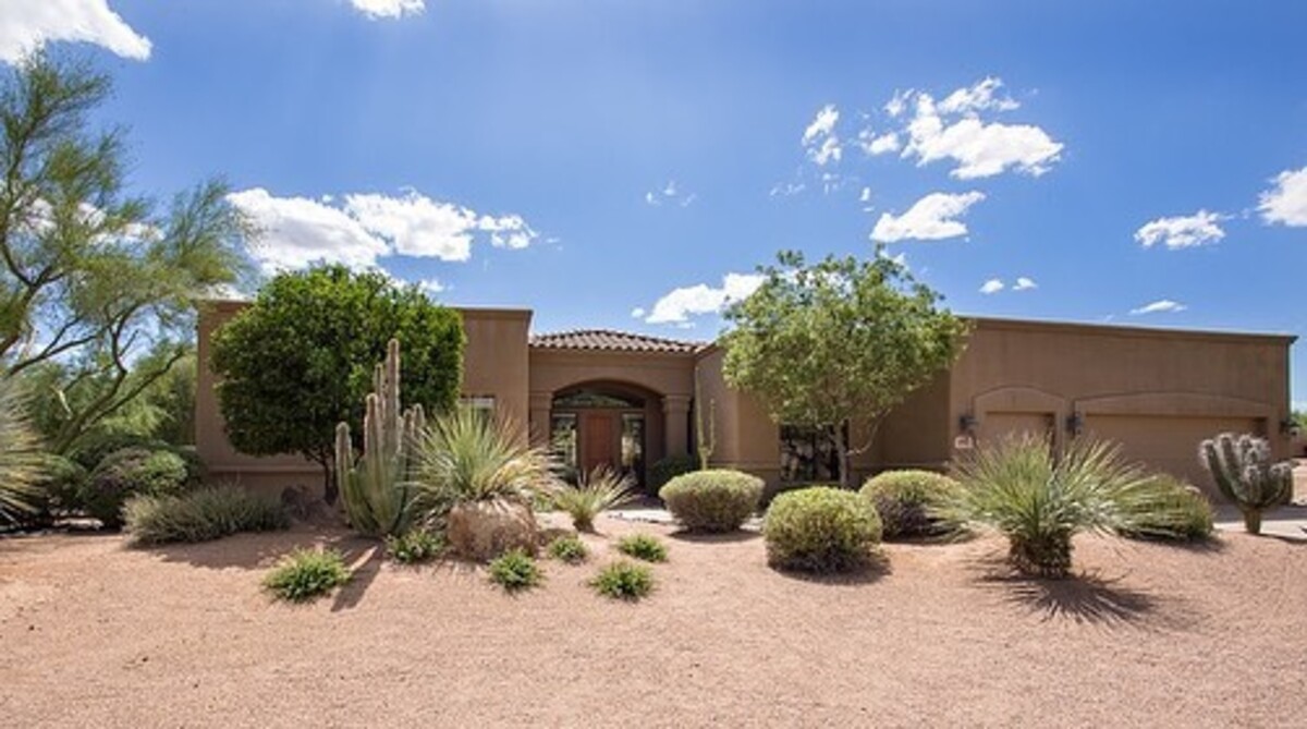 stunning desert landscaping ideas for front yard 25