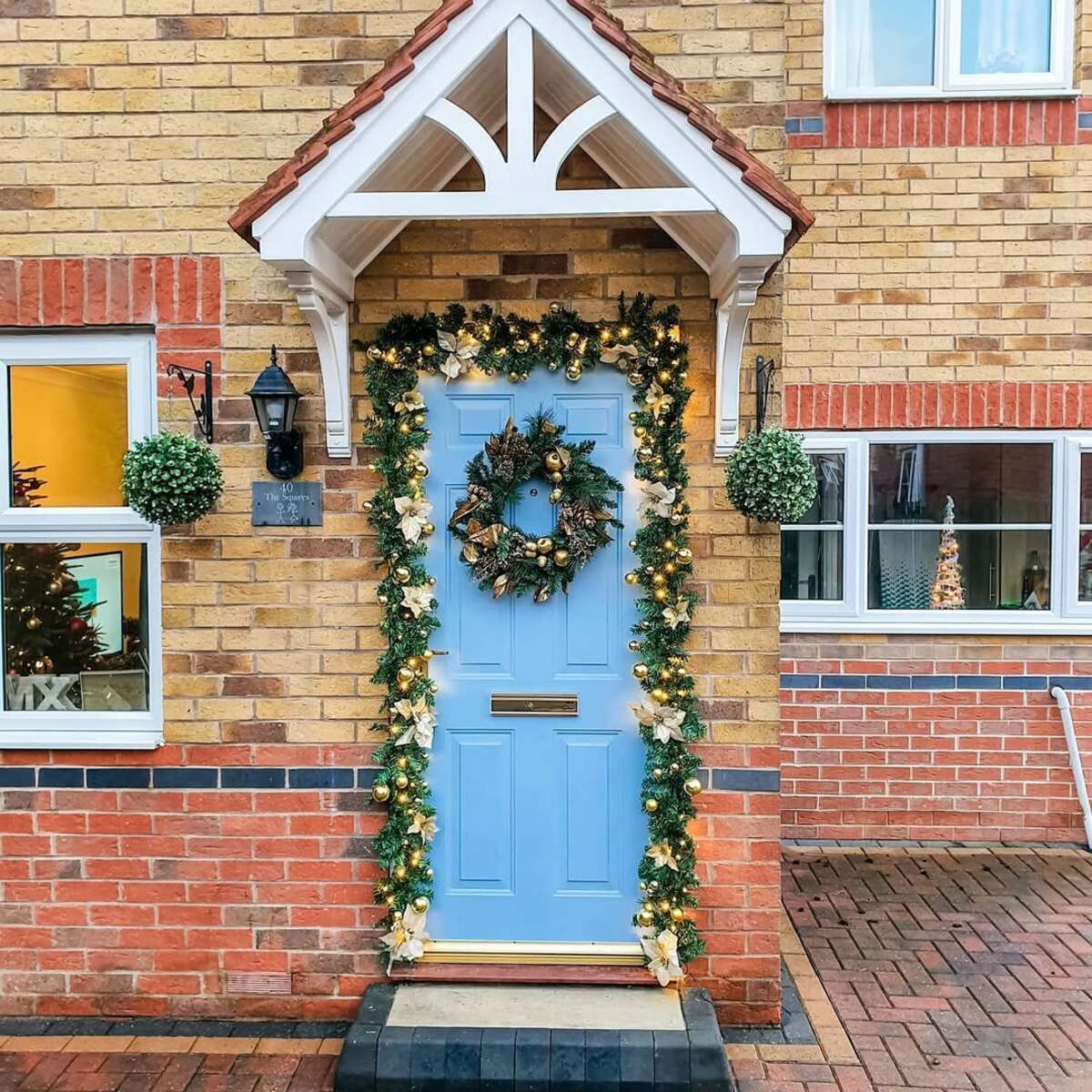 christmas door decorations for a festive welcome 11