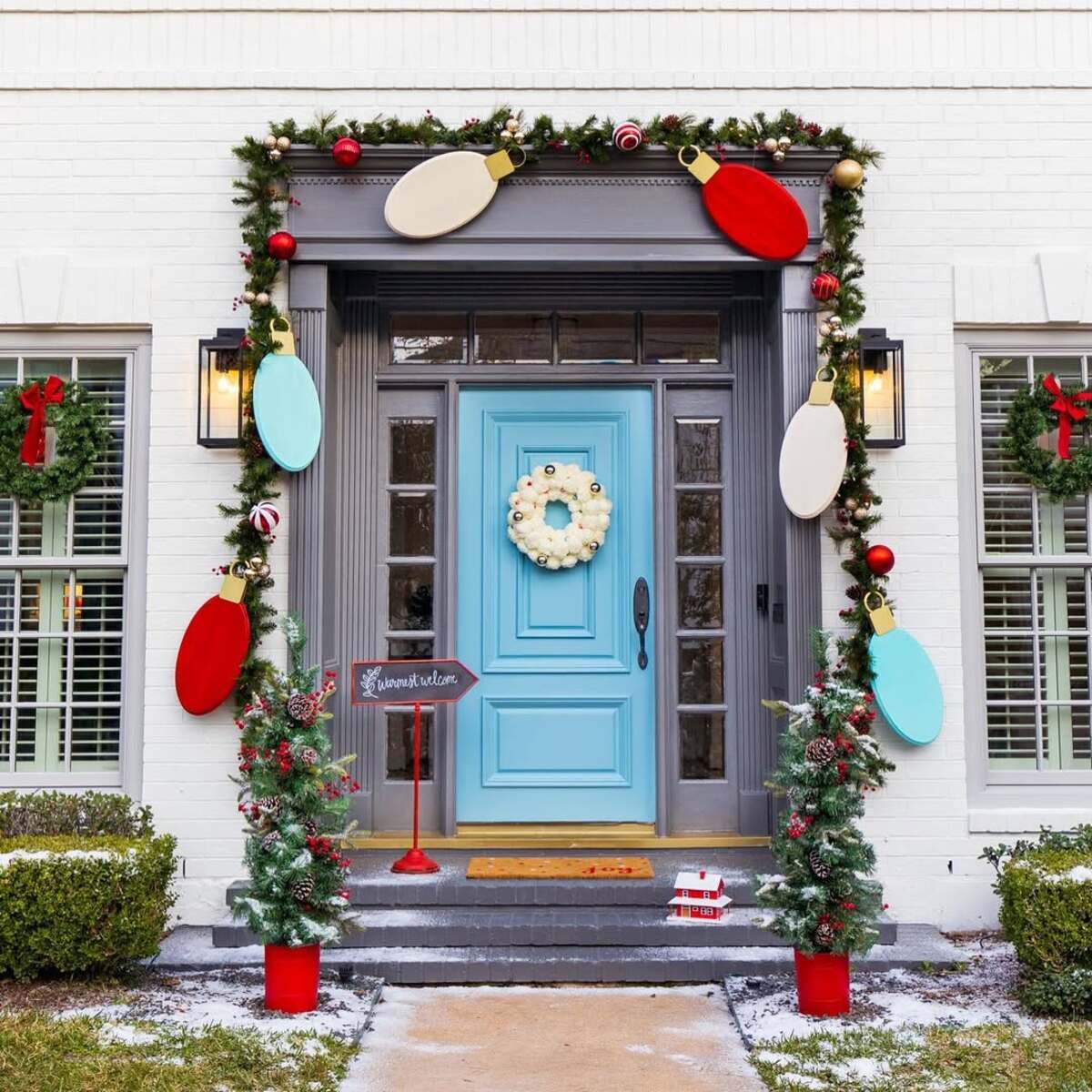 christmas door decorations for a festive welcome 13