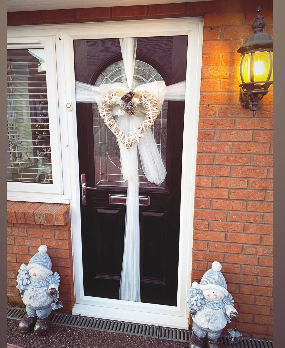 christmas door decorations for a festive welcome 16