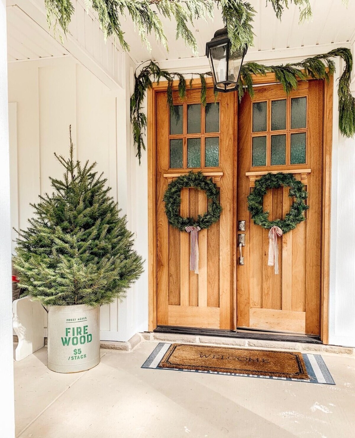 christmas door decorations for a festive welcome 21