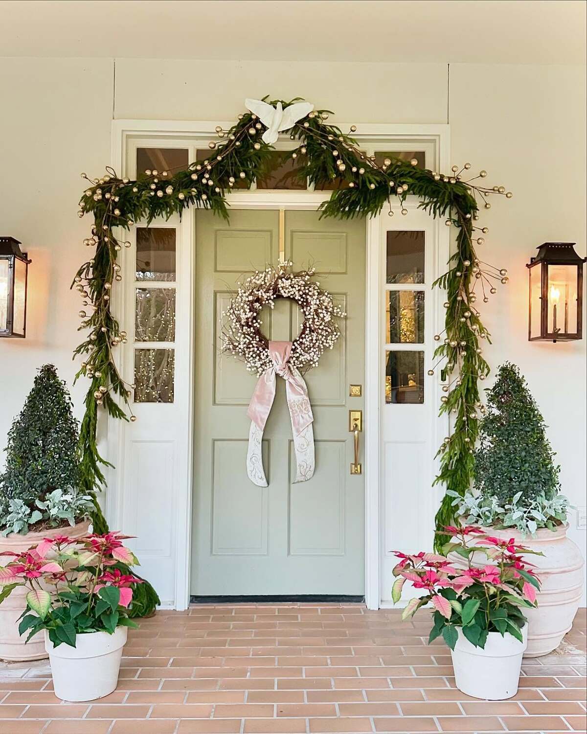 christmas door decorations for a festive welcome 25