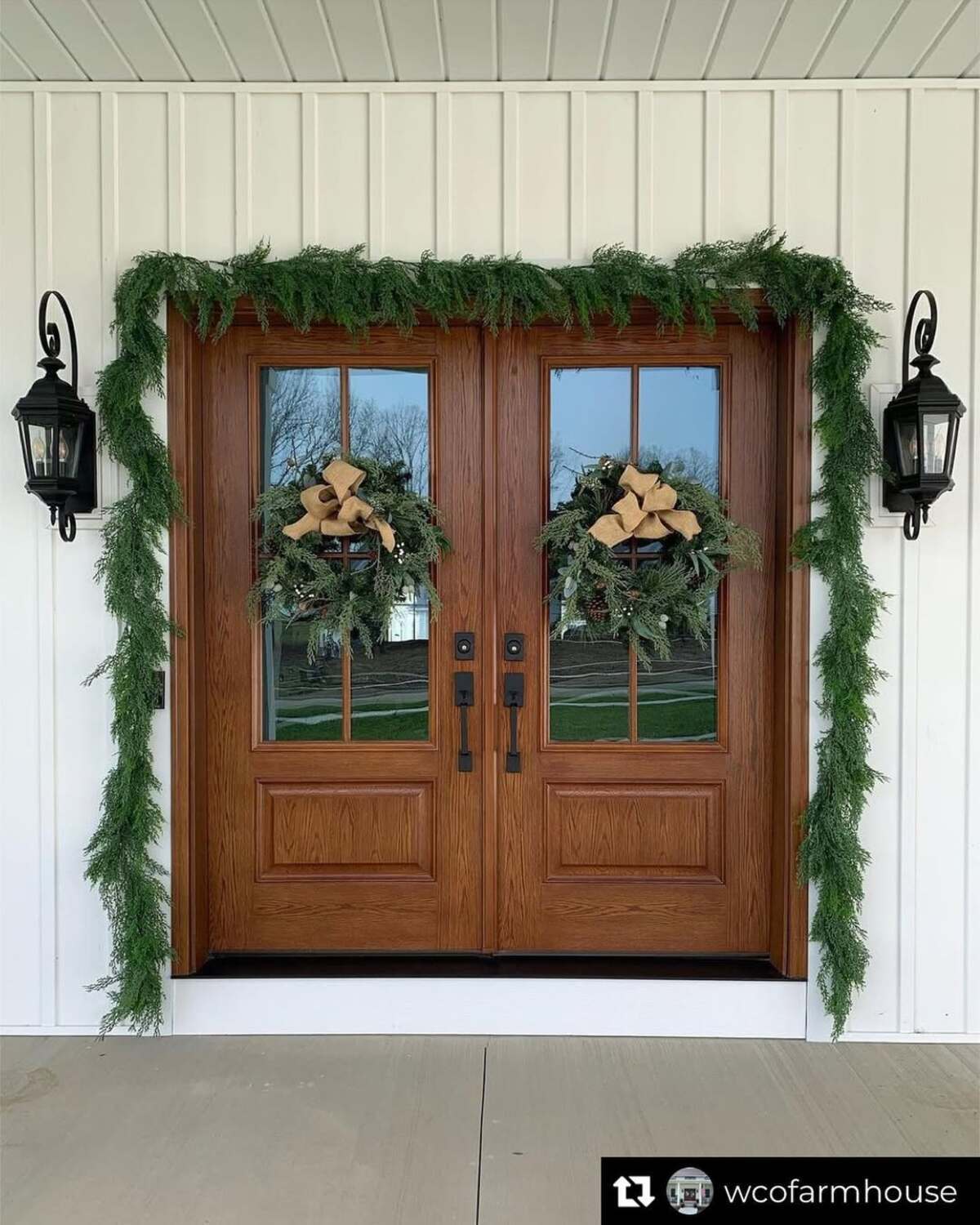 christmas door decorations for a festive welcome 6